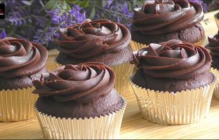 (ویدئو) طرز تهیه کاپ کیک شکلاتی و وانیلی در 10 دقیقه