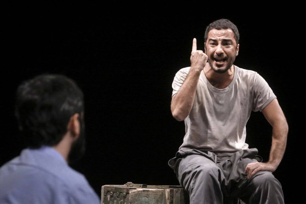 بیوگرافی نوید محمدزاده