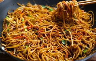 (ویدئو) طرز تهیه چاو مین سبزیجات، یک نودل چینی سالم، ساده و مقوی