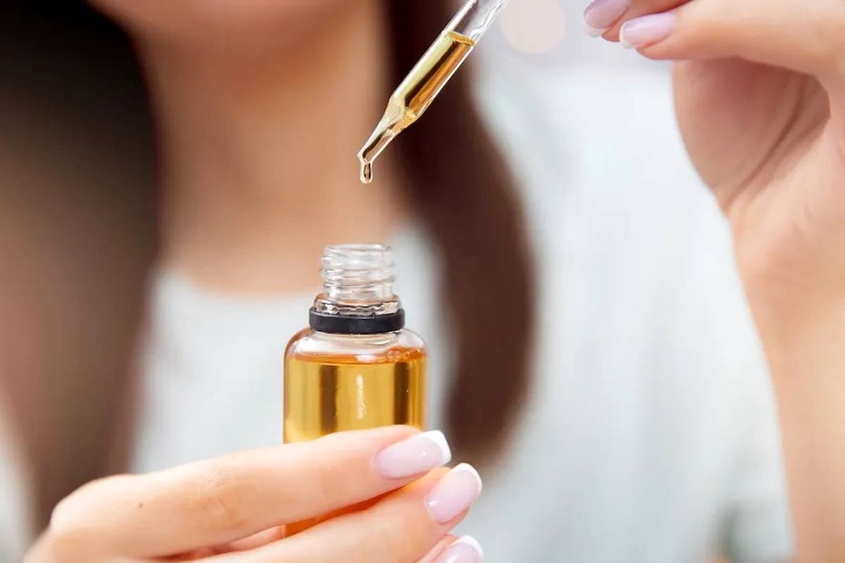 7 دلیل برای افزودن روغن معجزه گر کرچک به روتین زیبایی