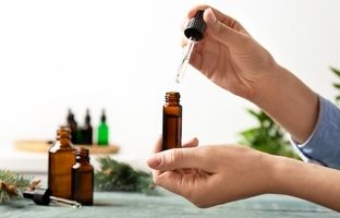 روغن خراطین چیست؟ فواید روغن خراطین برای زیبایی و افزایش حجم