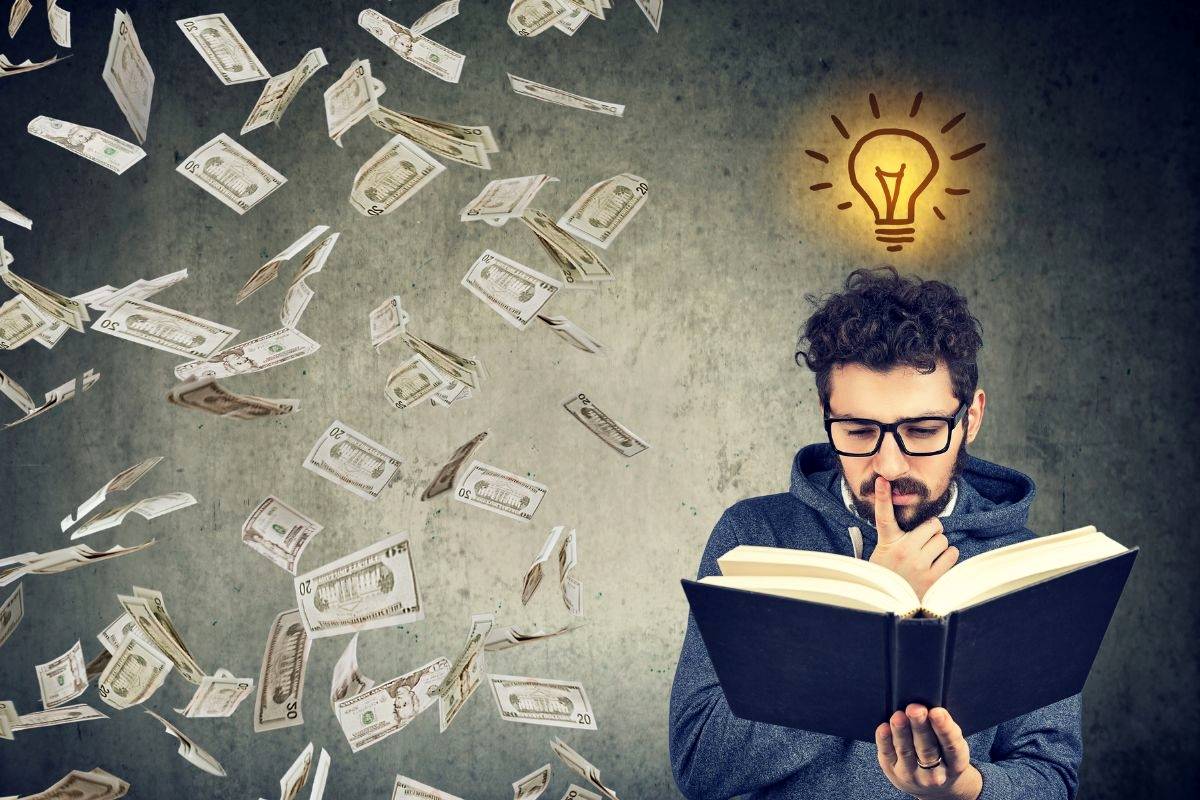 کتابهای پولساز: 3 کتابی که بیشترین افراد را در دنیا ثروتمند کردهاند