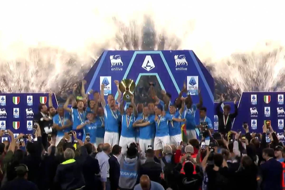 مراسم جشن قهرمانی ناپولی در سری آ 2024/25 + ویدئو