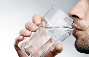 جلوگیری از کم‌آبی بدن در تابستان؛  ۴ نوشیدنی برای هیدراتاسیون 