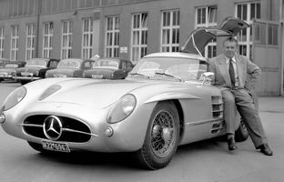 گران‌ترین خودروی جهان در خیابان دیده شد + ویدئو