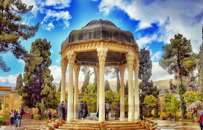 فال حافظ امروز شنبه 4 مرداد ماه 1404
