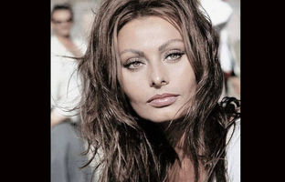 پاپاراتزی خارجی؛ چهره سوفیا لورن را در ۹۰ سالگی ببینید!