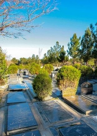 رژۀ «نعش‌کش‌ها» در روز افتتاح «بهشت زهرا»؛ سال 1349