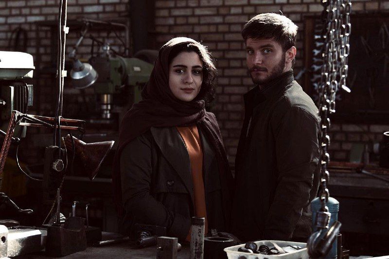 ژست صمیمی «نغمه و فریبا» در پشت صحنه سریال از سرنوشت؛ سال 1401 + عکس