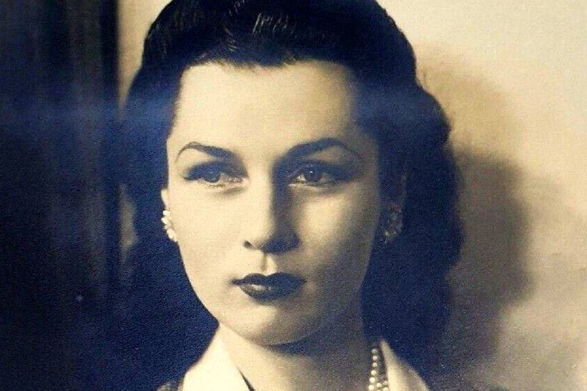  سفر در تاریخ؛ «فوزیه» در پیری و در کنار پسر 55 ساله اش؛ دهه 80 + عکس