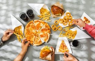 ۶ غذایی که عمر را کوتاه می‌کنند