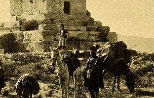 سفر به عصر قاجار؛ از منظرۀ رویایی تهران تا درختی روی مقبرۀ کوروش + عکس