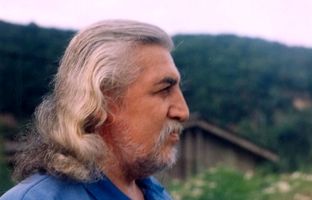 زیباترین اشعار فارسی؛ جهان بدون عشق در این شعر حسین منزوی