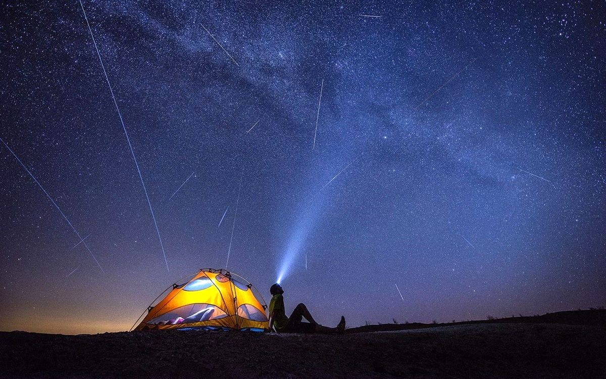 (ویدئو) بارش شهابی در کویر سه قلعه، خراسان جنوبی