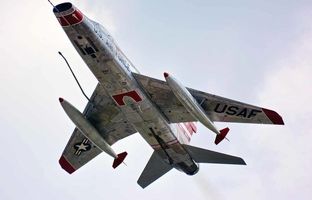 اولین جت جنگنده مافوق صوت جهان را چه کشوری ساخت؟