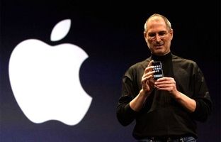 لحظه رونمایی از اولین آیفون شرکت اپل توسط استیو جابز در سال ۲۰۰۷ + ویدئو