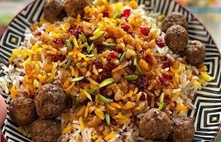 
زرشک پلو با کوفته قلقلی مرغ؛ زرشک پلو متفاوت و خوشمزه
