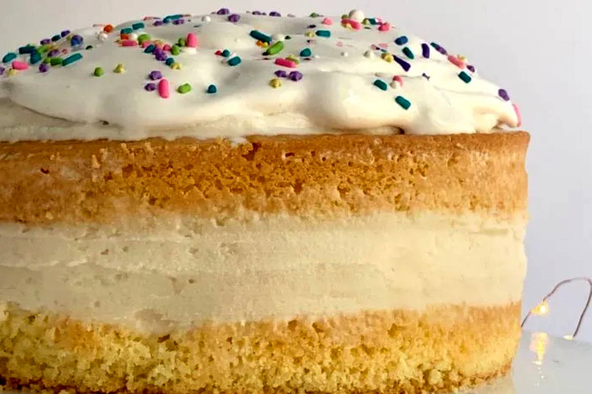  طرز تهیه کیک بستنی زعفرانی