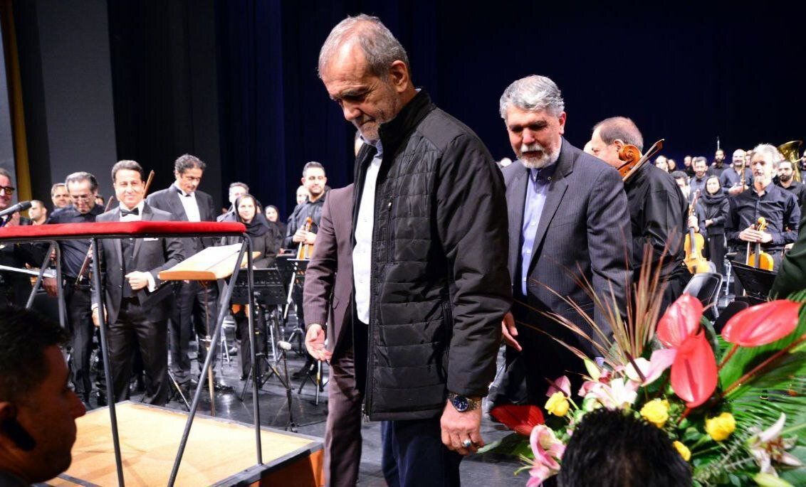 اولین حضور پزشکیان در کنسرت موسیقی + تصویر