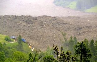 چگونه سوئیسی‌ها جان مردم یک روستای مدفون زیر خاک را نجات دادند؟ + ویدئو
