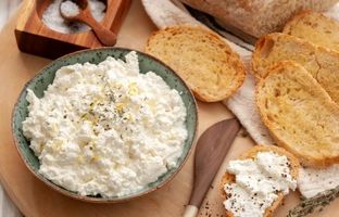 پنیر ریکوتا؛ انواع و ارزش غذایی + طرز تهیه در خانه 