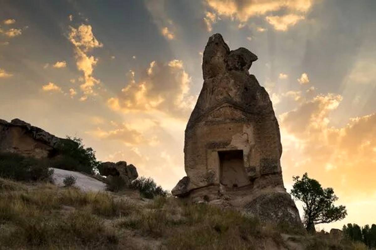 معمای رازآلود الهه مادر در صخره شیر/ رمزگشایی از یک کتیبه ۲۶۰۰ ساله