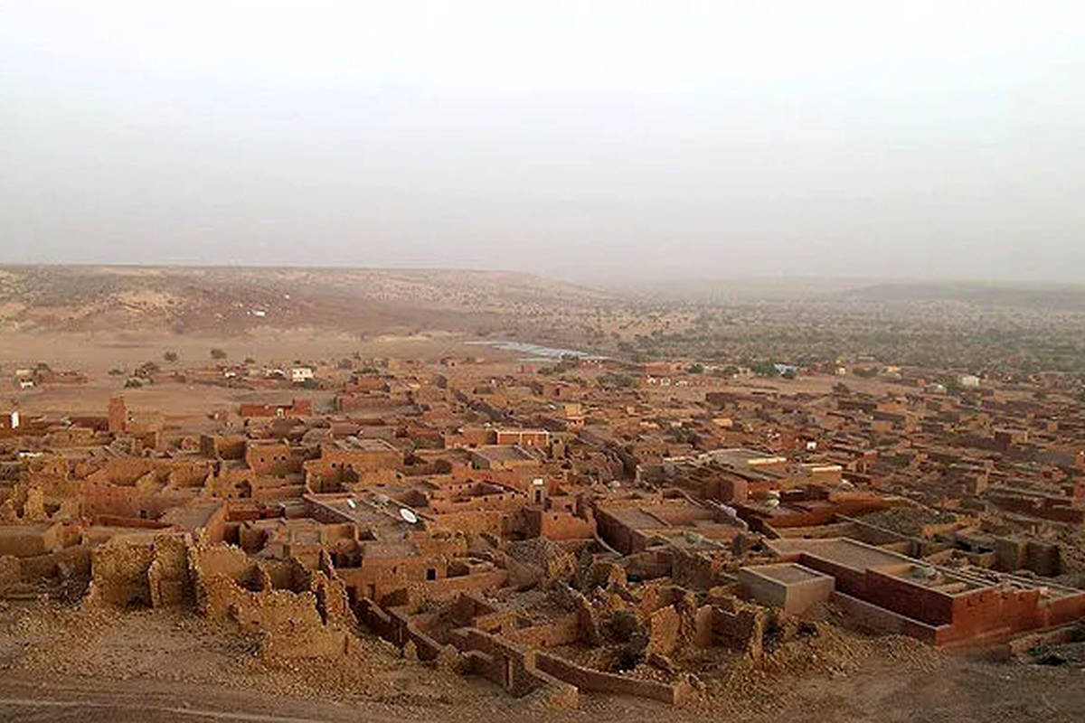 شهری که به زیر شن میرود