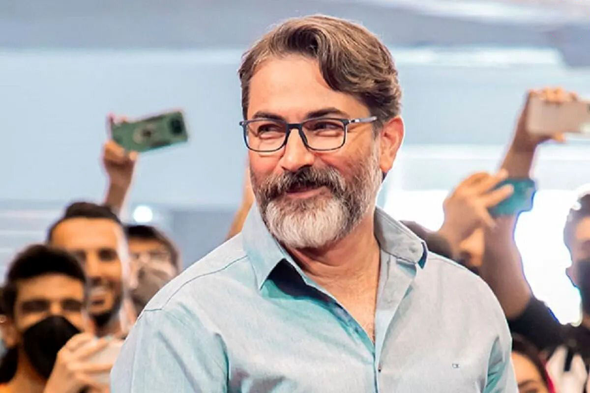 پاپاراتزی ایرانی؛ مجسمه گِلی پارسا پیروزفر دست به دست شد 