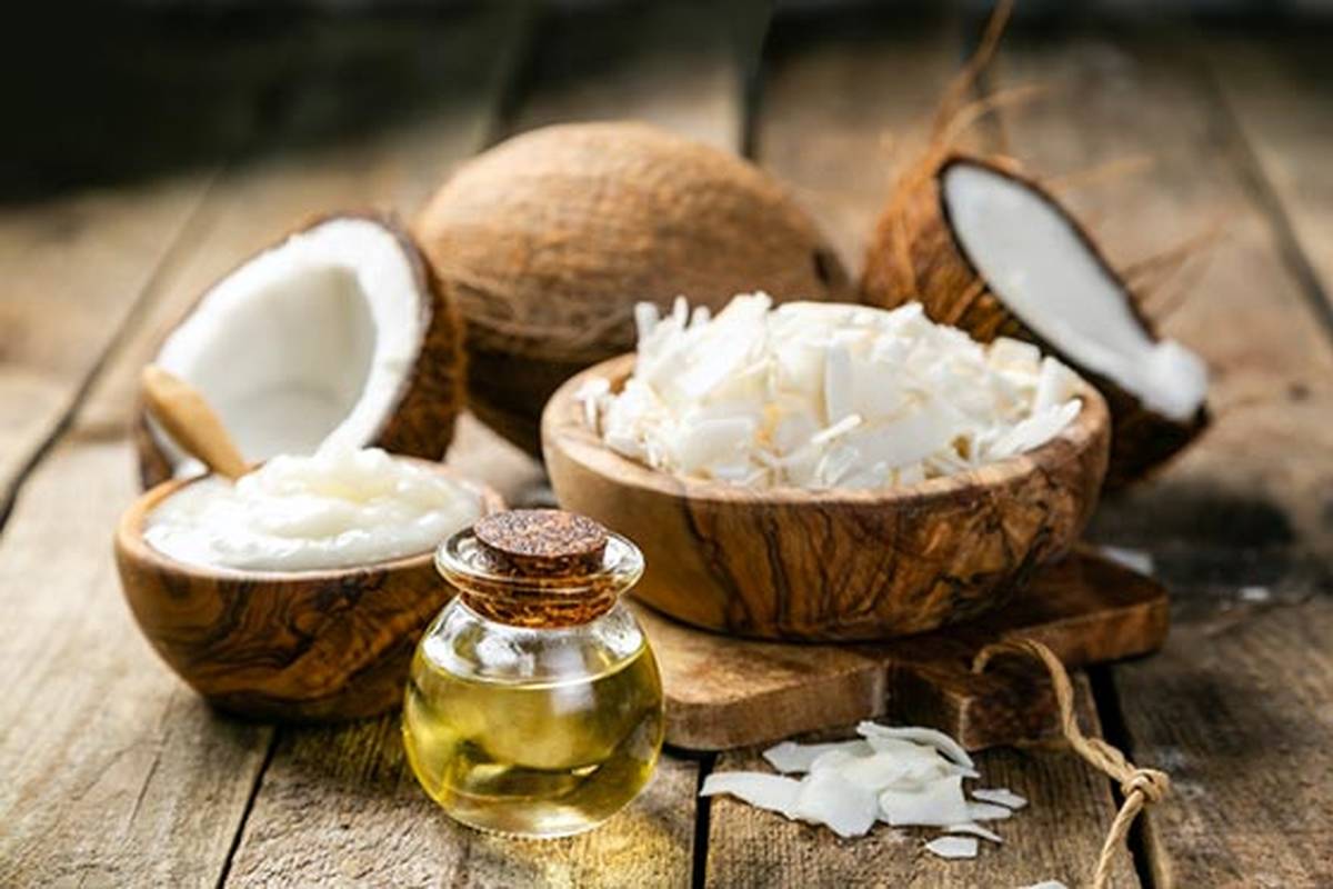 مزایای نوشیدن آب نارگیل برای کاهش وزن