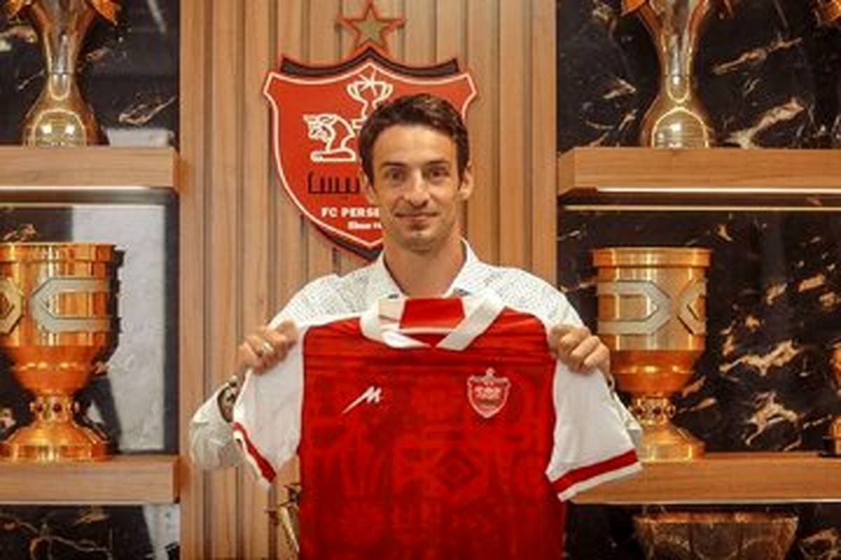 عکس | گشتوگذار خانوادگی ستاره خارجی پرسپولیس در برج میلاد