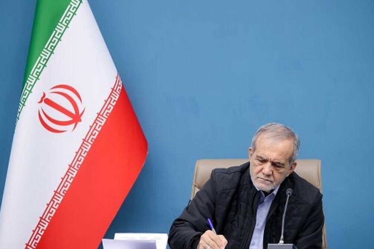 پایانی ناتمام برای شهرام دبیری؛ معنای جمله مهم پزشکیان در حکم برکناری دبیری