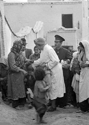 تهران، شهریور ۱۳۲۰؛ سایه‌ روشن ترس و چکمه‌های بیگانه + عکس
