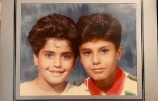 عکس قدیمی از الناز شاکردوست و برادرش