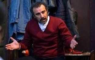 تنابنده هر کاری کرد که اسم من را از تیتراژ پایتخت حذف کند! + ویدئو