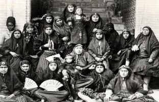 هیچ زنی را نشنیدم بگویند روس‌فیل، انگلیس‌فیل یا آلمان‌فیل است