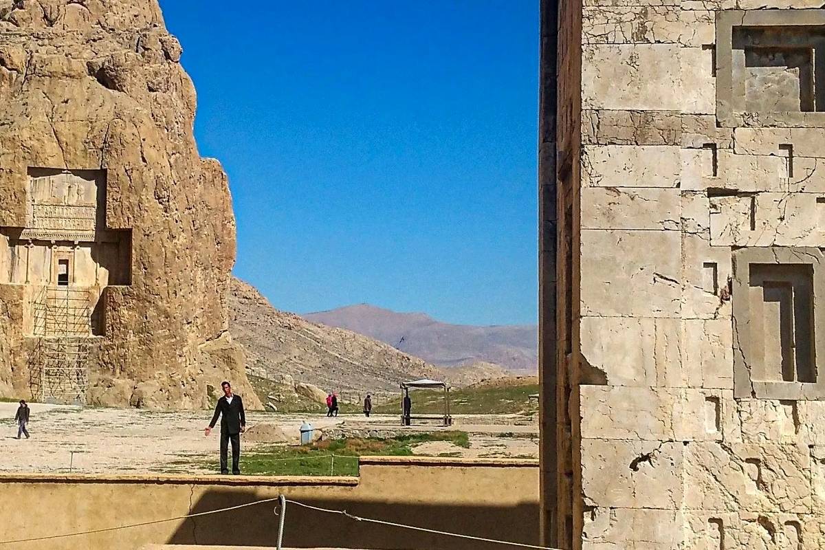 زمین زیر پای تختجمشید میلرزد، فرونشست در مرودشت به آثار باستانی ایران رسید