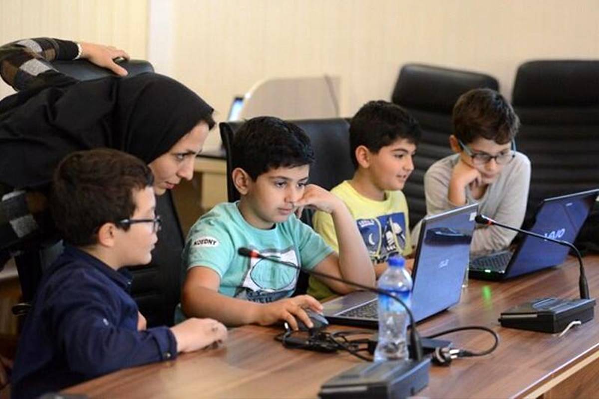 ۱۰ نکته کلیدی برای حفاظت از کودکان در فضای مجازی