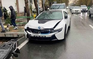 وضعیت بد خودروی لوکس BMW بعد از تصادف با یک پژو در اتوبان صدر تهران + ویدئو