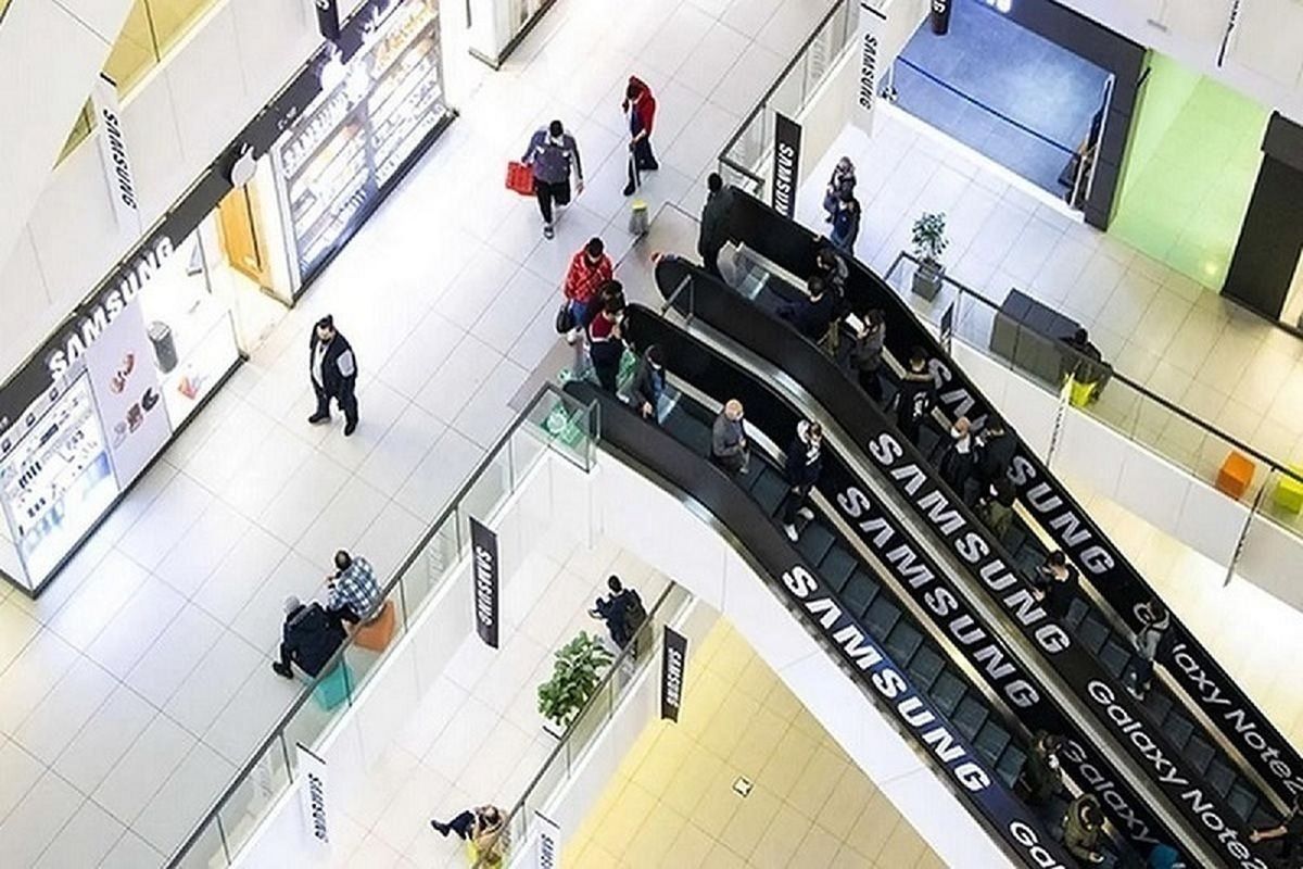 
اصابت ترکش دلار به بازار سیگار، موبایل و خودرو‌
