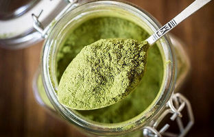 حنا برای تقویت مو چند ساعت بماند ؟ آموزش حنا گذاشتن روی مو