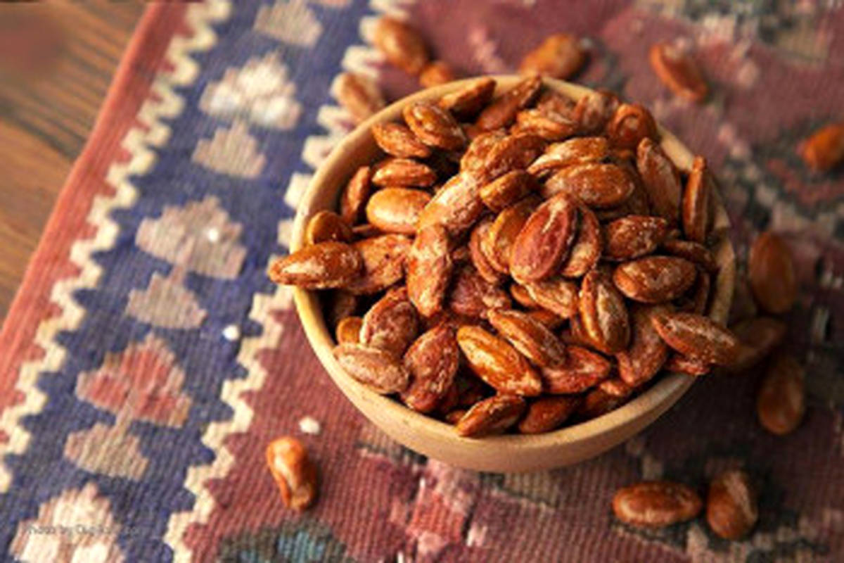 خواص تخمه ژاپنی چیست و نحوه شکستن تخمه جابانی چگونه است؟