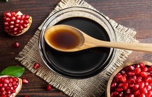 چه کنیم رنگ رب انار سیاه شود؟ 