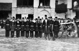 بست‌نشینی قزاق‌ها در اصطبل‌خانه سلطنتی