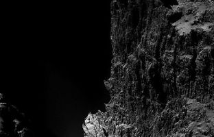 تصویر روز ناسا: صخره‌ای هزار متری روی سطح یک دنباله‌دار