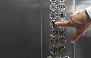 اگر داخل آسانسور بودیم و برق رفت چه کنیم؟ + ویدئو