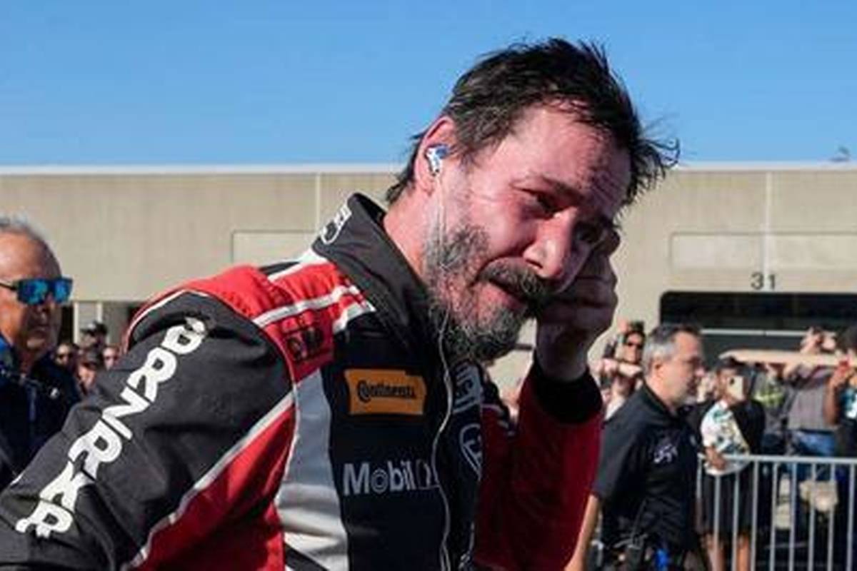 کیانو ریوز از ماتریکس تا پیست مسابقه؛ حضور غافلگیرکننده در مسابقات اتومبیلرانی + عکس