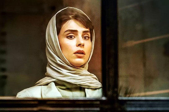 
تصویری از لاله مرزبان در پشت صحنه سریال آبان 