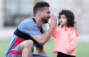 شادی دختر سروش رفیعی پس از برتری پرسپولیس مقابل استقلال + ویدئو