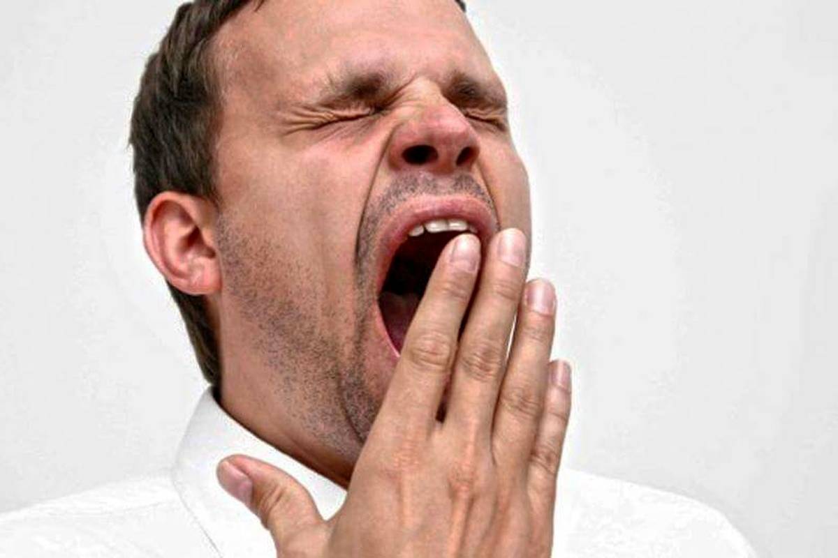 چرا با دیدن خمیازه کشیدن دیگران، خمیازه می‌کشیم؟