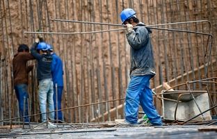 مبلغ عیدی کارگران ۱۴۰۳؛ چه کسانی ۲۱ میلیون دریافت می‌کنند